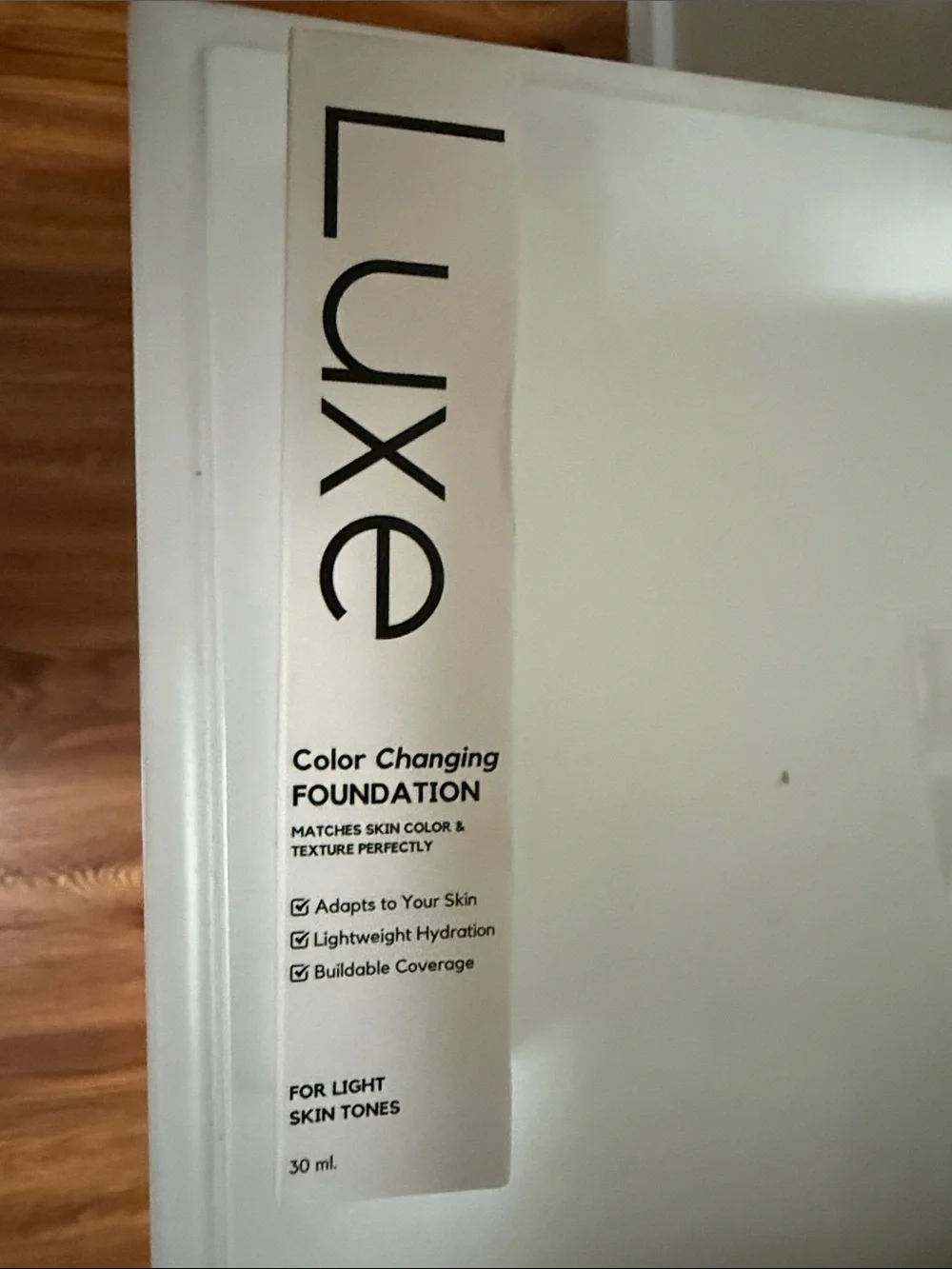 Luxe Color Changing Foundation - White & Cream Packaging